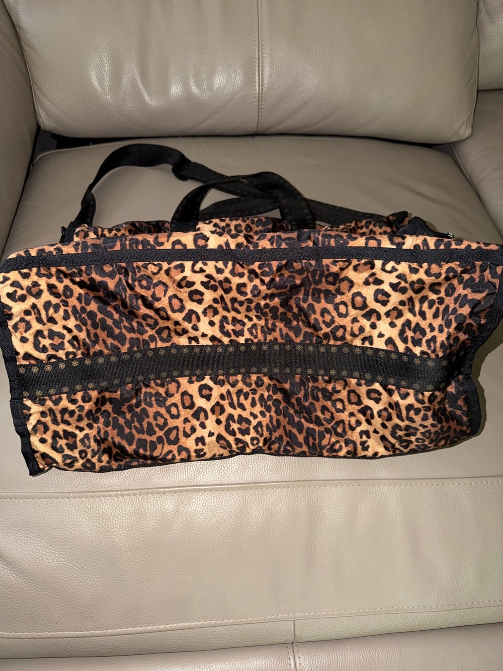 Lesportsac Leopard Print Black/Brown Weekender Duffel Bag ShoulderStrap Zippered - Picture 8 of 16